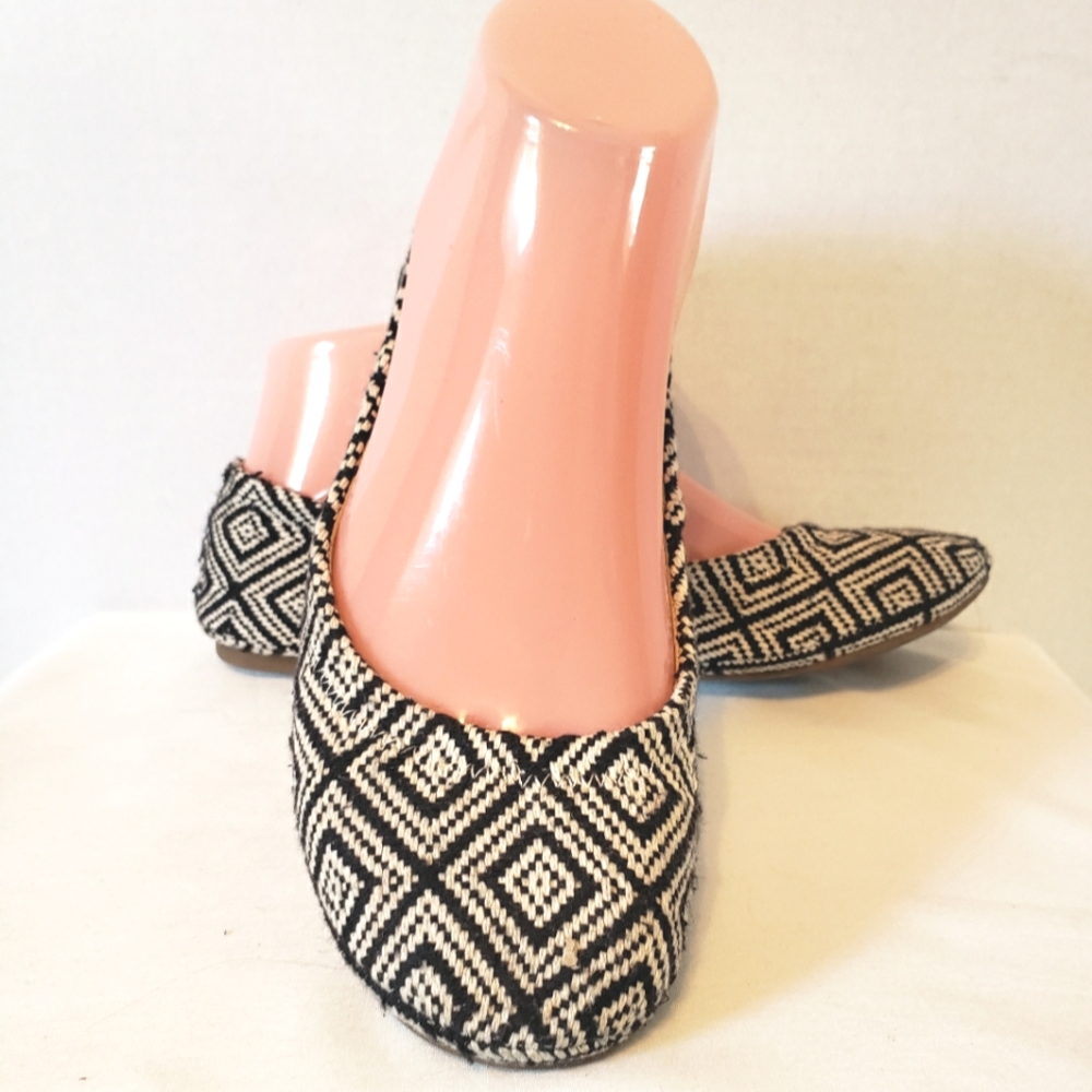 Lucky Brand Black And White Diamond Pattern Slip-on Flats Size 6.5M